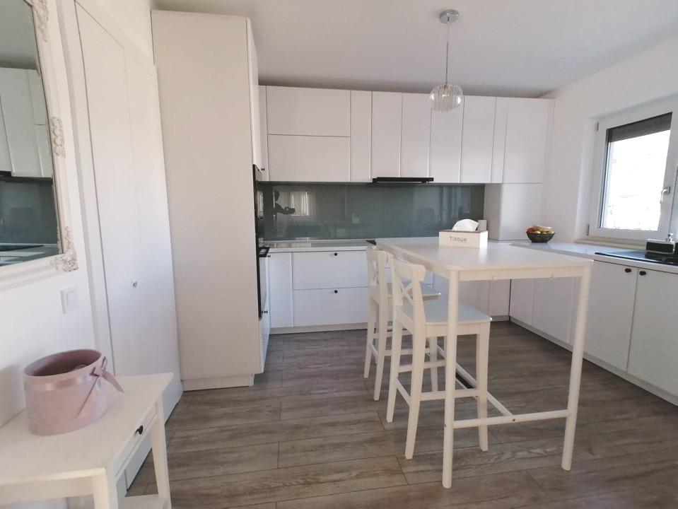 Casa individuala cu gradina 500 mp finisata lux zona KM 17 Jucu de Mijloc