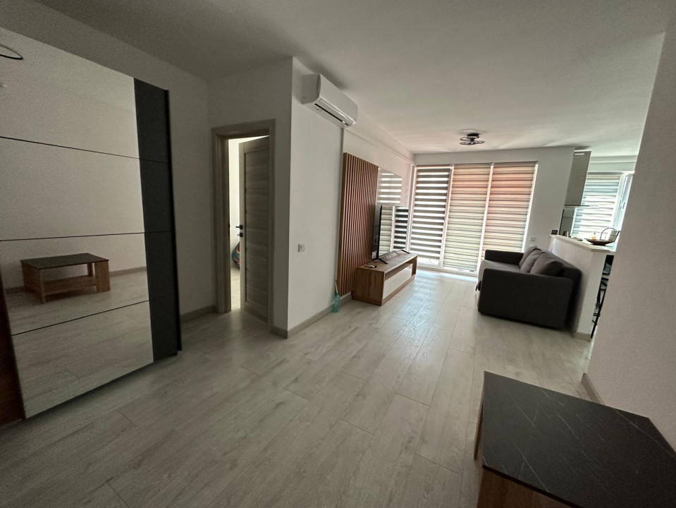 Apartament de 2 camere, 59 mp+logie 7 mp, Zona Vivo