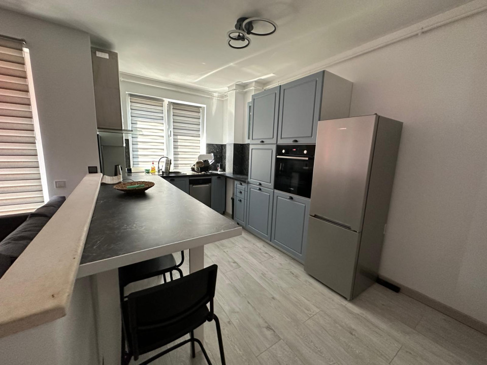 Apartament de 2 camere, 59 mp+logie 7 mp, Zona Vivo