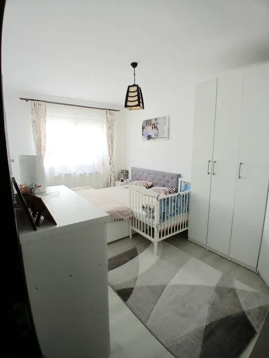 Apartament cu 3 camere, 65 mp, parcare, boxa, zona Sub Cetate