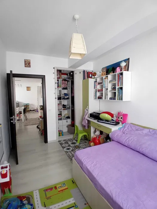 Apartament cu 3 camere, 65 mp, parcare, boxa, zona Sub Cetate