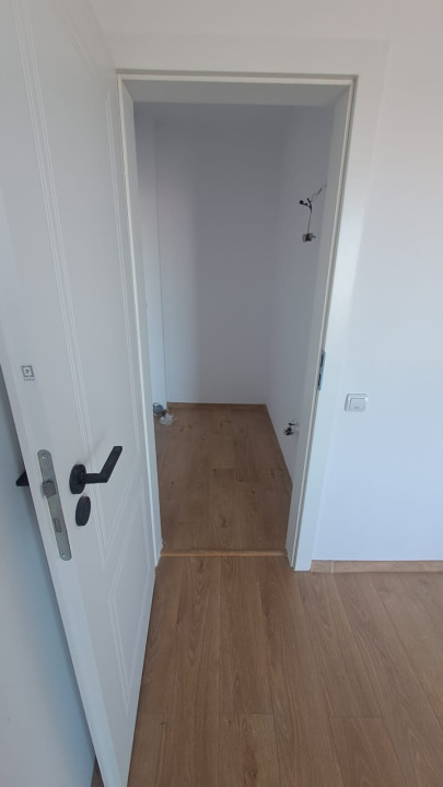 Apartament cu 2 Camere de vanzare,40mp,Semidecomandat,Finisat,Terasa 15mp