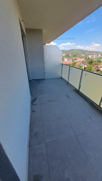 Apartament cu 2 Camere de vanzare,40mp,Semidecomandat,Finisat,Terasa 15mp