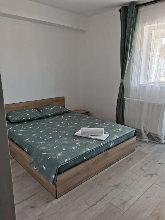 Apartament de 2 camere, parcare, zona Porii