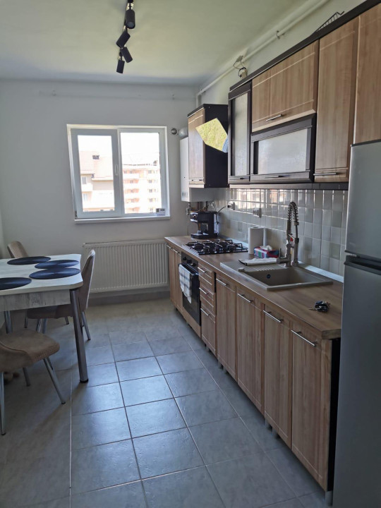 Apartament de 2 camere, parcare, zona Porii