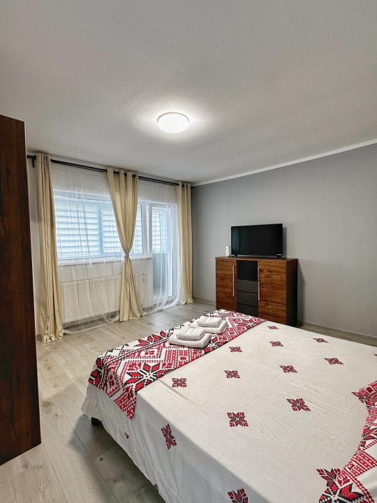 Apartament de 2 camere DECOMANDATE, 2 balcoane, parcare, zona Porii