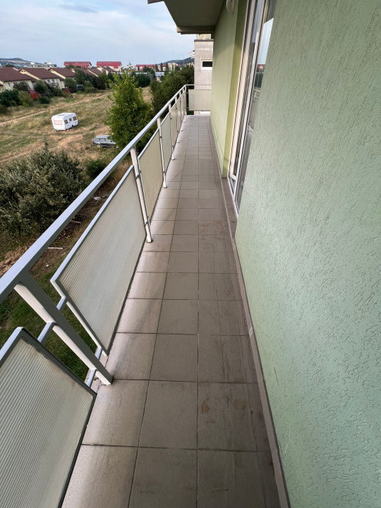 Apartament de 2 camere, 46 mp, balcon 20 mp, zona Eroilor