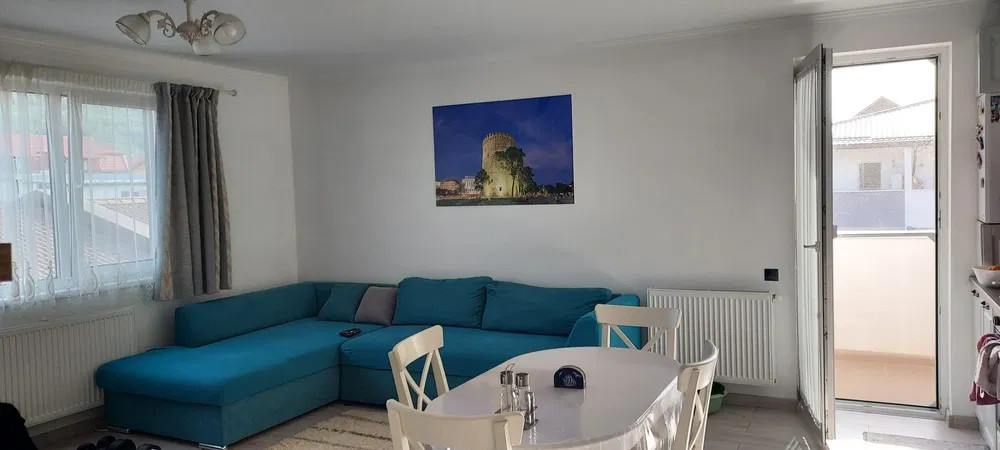 Apartament cu 3 camere,72 mp, zona Eroilor