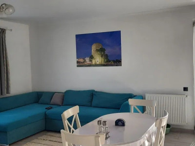 Apartament cu 3 camere,72 mp, zona Eroilor