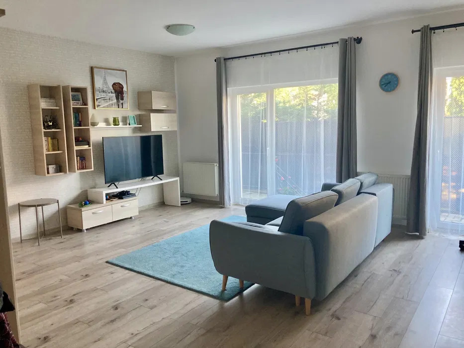 Apartament de 3 camere , 77 mp utili + gradina de 153 mp, zona Manastur