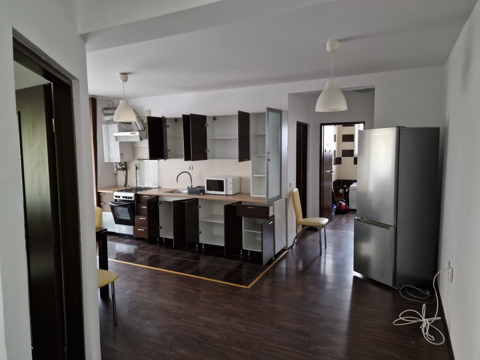 Apartament de 3 camere , 58mp, zona Eroilor