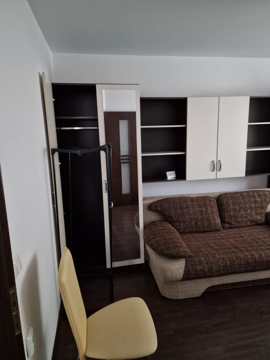 Apartament de 3 camere , 58mp, zona Eroilor