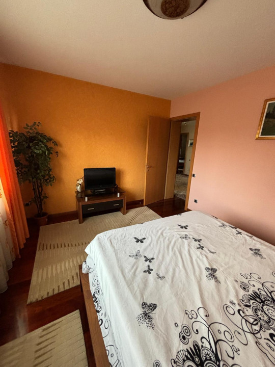 OPORTUNITATE! Casa cu 6 camere,300MP,Teren 1100mp,Finisaje LUX