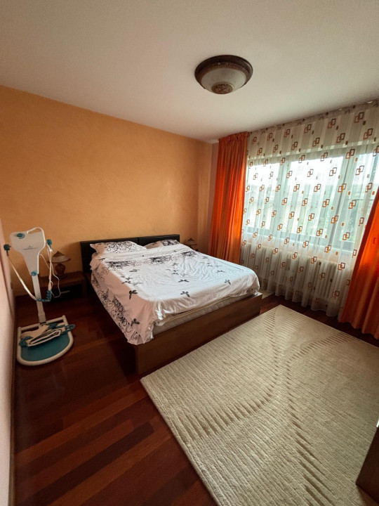 OPORTUNITATE! Casa cu 6 camere,300MP,Teren 1100mp,Finisaje LUX