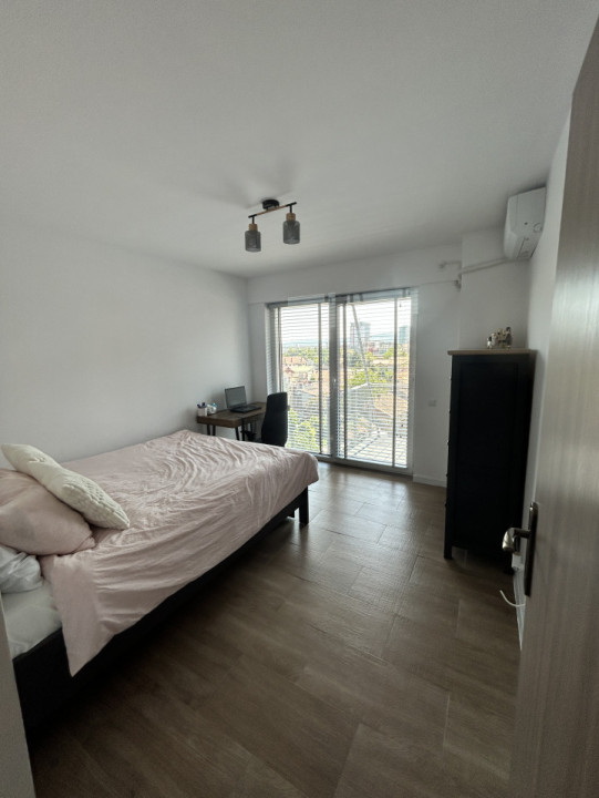 Apartament tip loft, 3 camere, 95 mp, 2 băi, ultrafinisat, zona Semicentrală