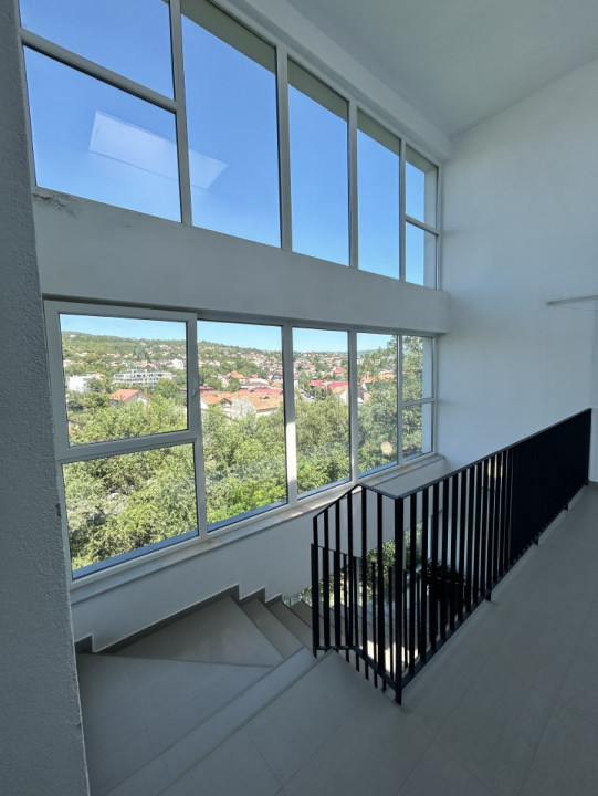 Apartament tip loft, 3 camere, 95 mp, 2 băi, ultrafinisat, zona Semicentrală