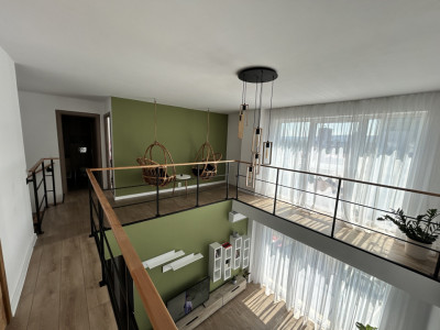 Apartament tip loft, 3 camere, 95 mp, 2 băi, ultrafinisat, zona Semicentrală