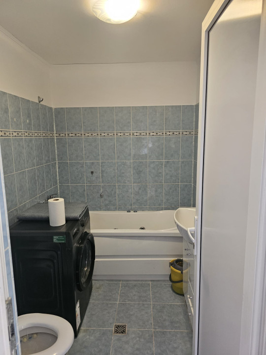 Apartament 2 camere  , 40 mp utili , parcare , balcon , zona Urusagului 