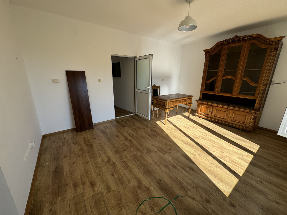 Casa cu predare la cheie, finisata, 360mp utili cu 8 locuri de parcare