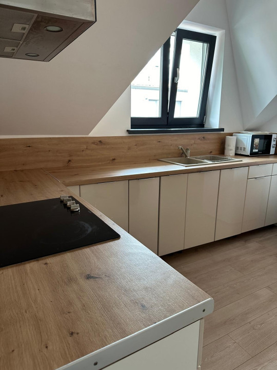 Apartament de 3 camere, 70 mp, Ultramodern, Zona Semicentrala