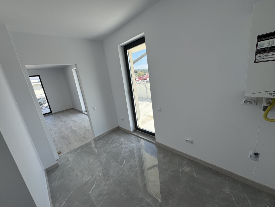 Penthouse de 3 camere, 74 mp, zona Eroilor