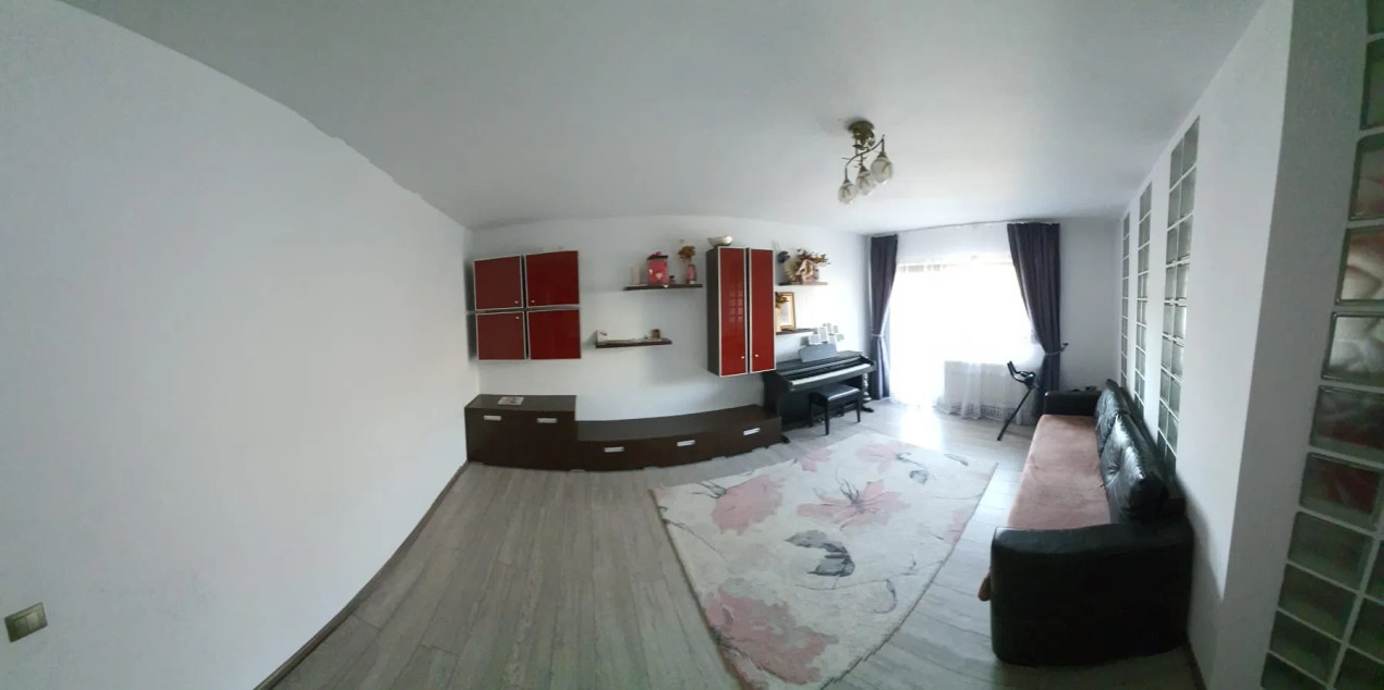 Apartament de 3 camere de vanzare,  73 mp. parcare, zona Iulius Mall 