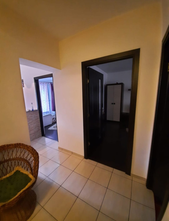 Apartament 2 camere , 52 mp utili , 2 balcoane , zona Porii