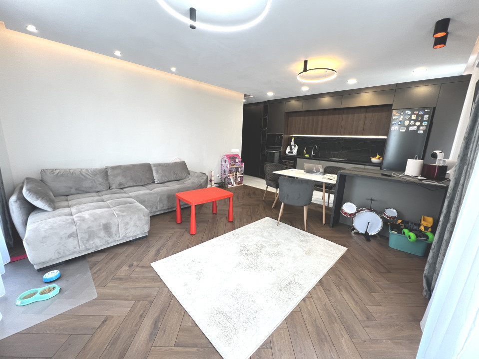 Apartament modern de 3 camere , 74 mp + tersa 15 mp  , zona Zorilor 