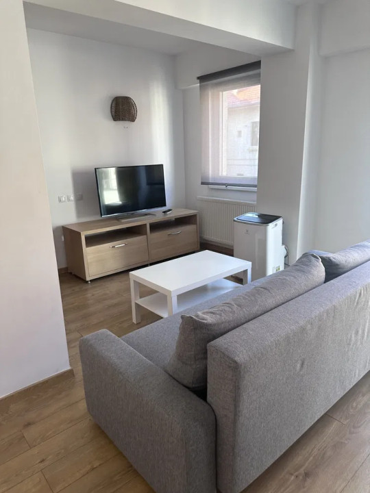 Apartament de 3 camere de inchiriat,75 mp. Ultracentral 