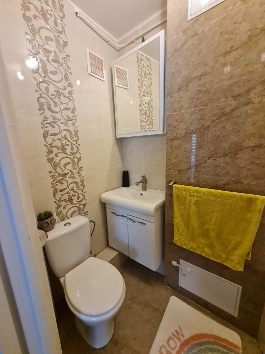 Apartament 2 camere decomandate, etaj intermediar, zona străzii Clăbucet