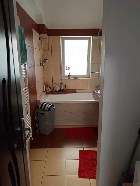 Apartament cu 3 camere