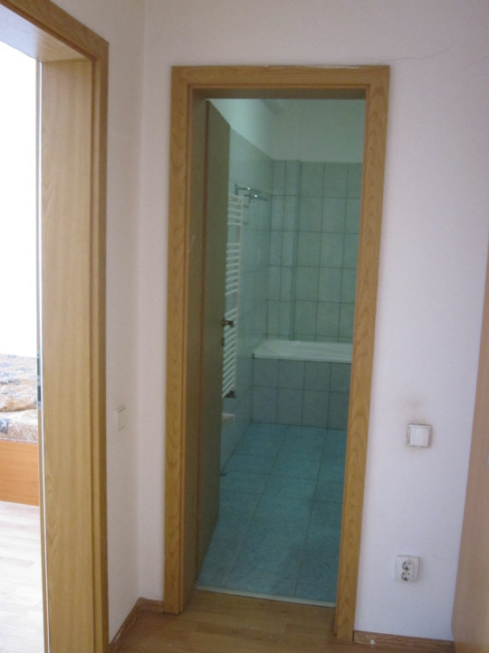 Apartament de închiriat, 2 camere, etajul 1, Piața Mihai Viteazul