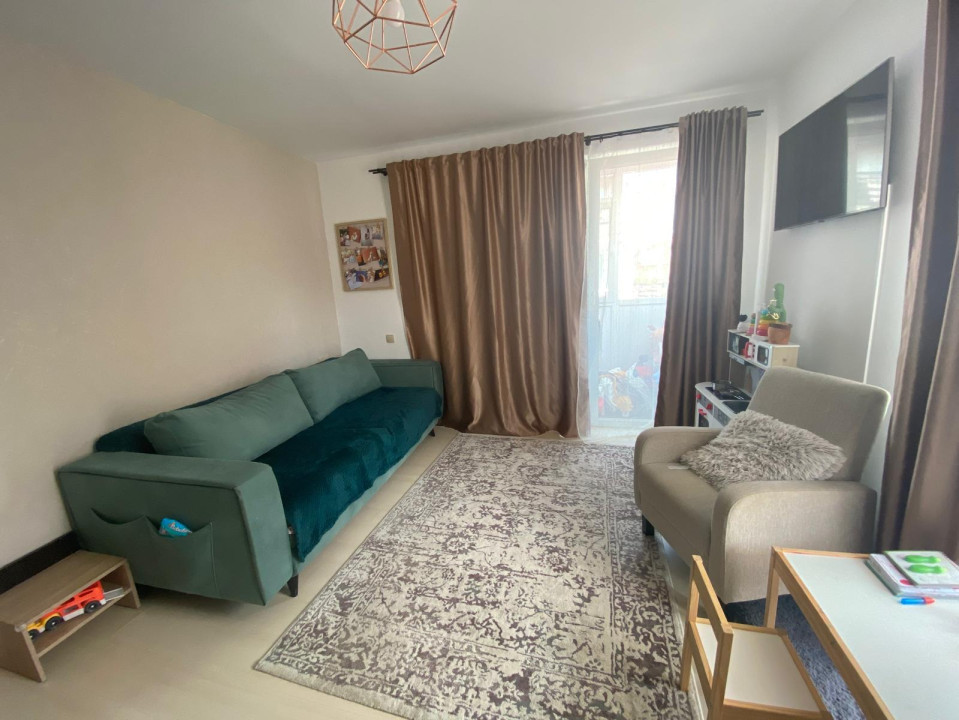 Apartament 2 camere , 3 balcoane , parcare , zona Eroilor