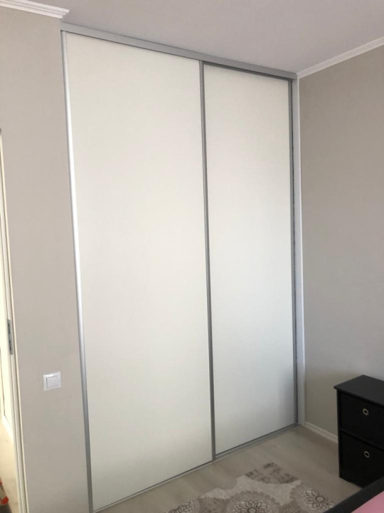 Apartament de 3 camere,60 mp,2 parcari, zona Vivo