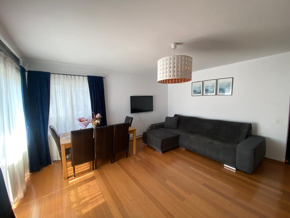 Apartament de 3 camere, 80 mp,2 parcari, zona Stejarului