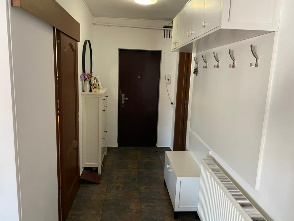 Apartament de 3 camere, 80 mp,2 parcari, zona Stejarului