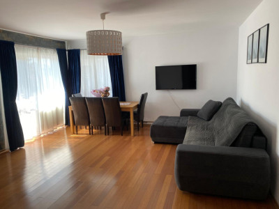 Apartament de 3 camere, 80 mp,2 parcari, zona Stejarului