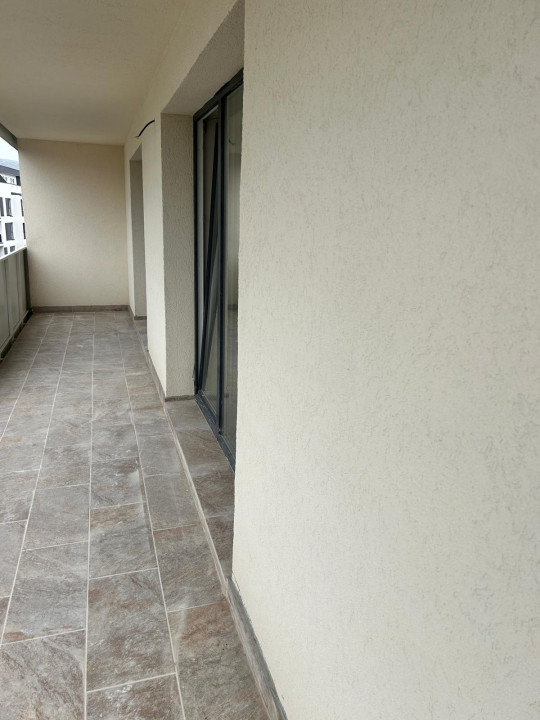 Apartament cu 3 camere 58 mp utili plus terasa de 25mp si parcare zona Eroilor