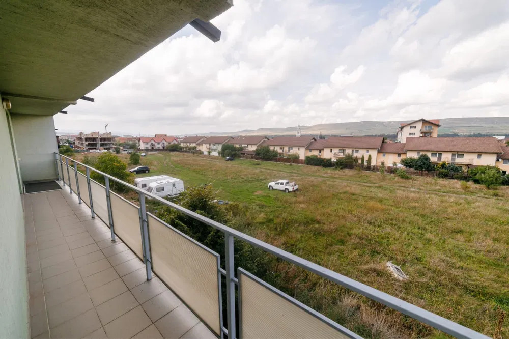 Apartament de 2 camere, mobilat utilat,cu terasa, zona Eroilor