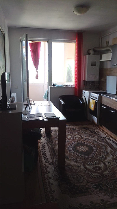 Apartament cu o camera, 34 mp, balcon, parcare, zona Eroilor