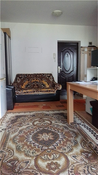 Apartament cu o camera, 34 mp, balcon, parcare, zona Eroilor