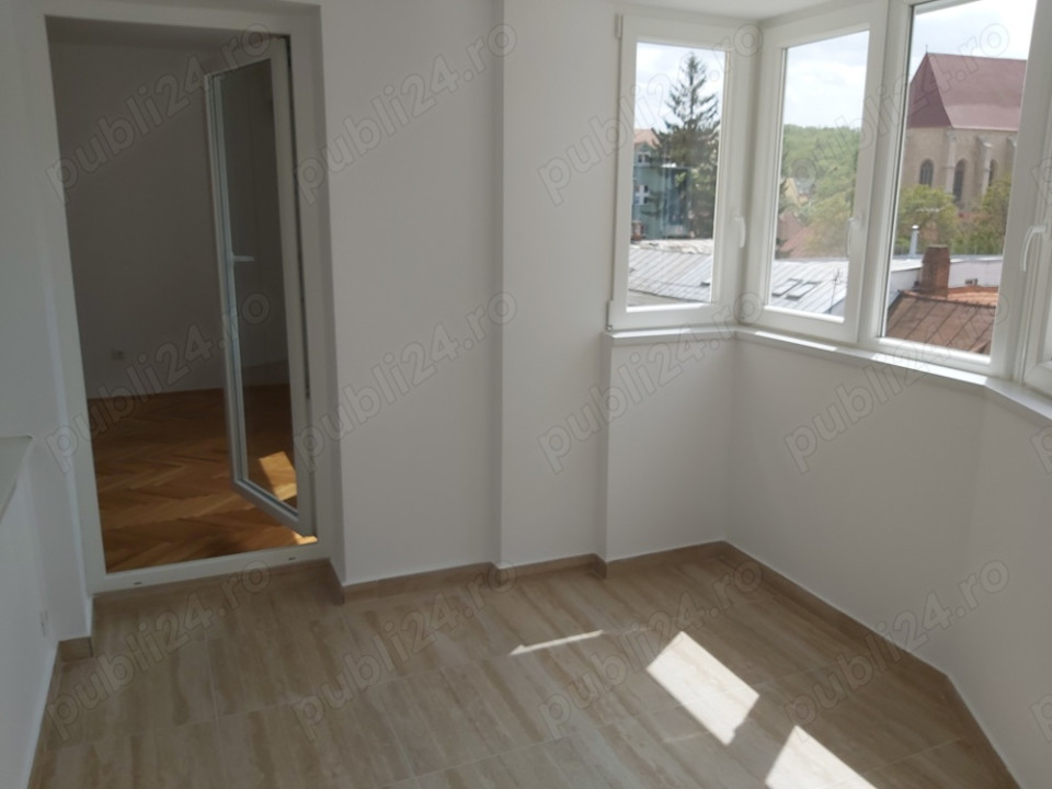 Apartament/spatiu de birou ultracentral, 3 camere, 65mp, Centru