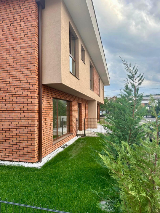 Duplex de vanzare, 120 mp, teren 150 teren, zona Dumitru Mocanu