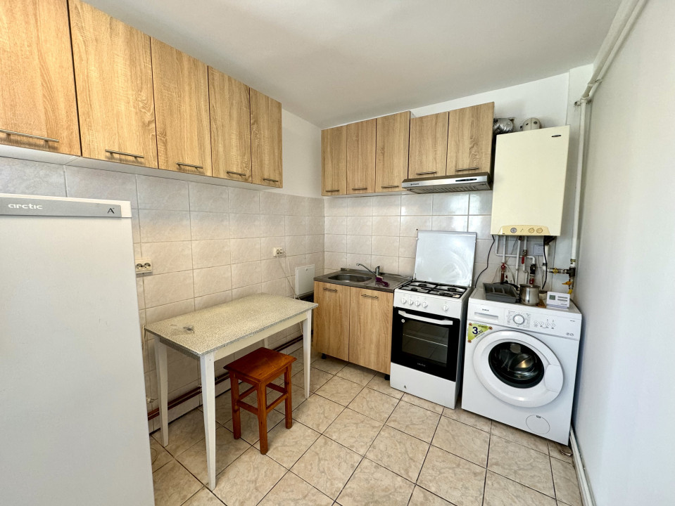 Apartament cu 1 cameră, 31 mp utili, recent renovat, zona Farmec