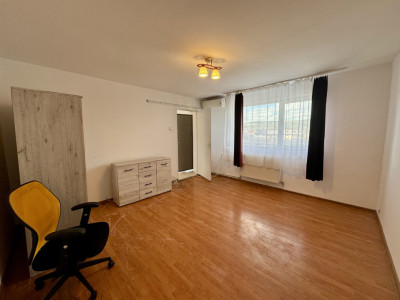 Apartament cu 1 cameră, 31 mp utili, recent renovat, zona Farmec