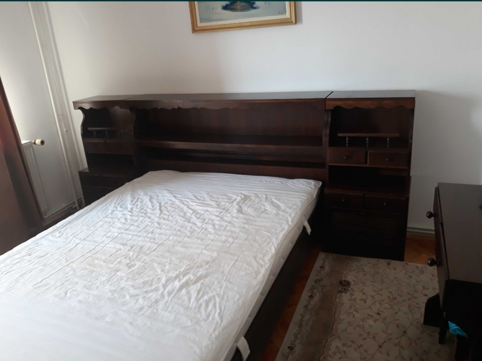 Apartament 3 camere, 65 mp, zona Cipariu