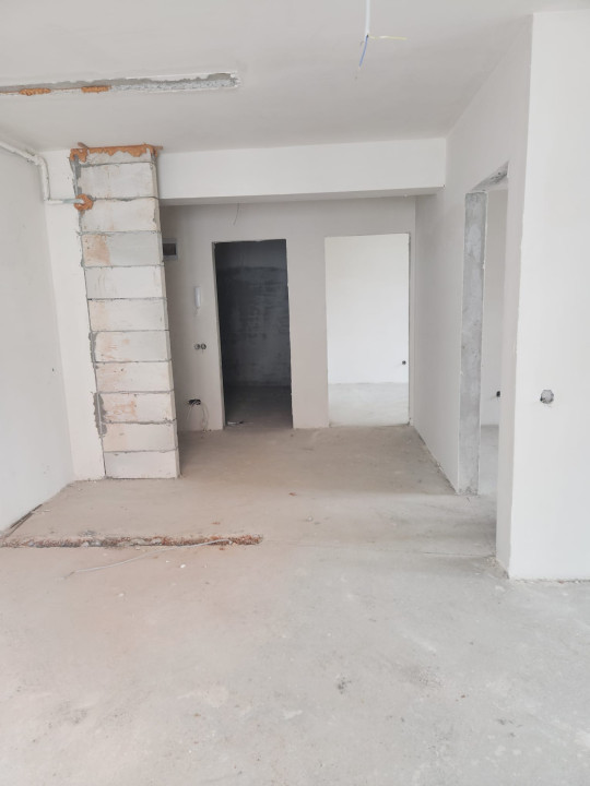 Apartament de 3 camere, semifinisat, 67 mp, balcon 4mp, zona Cetatii