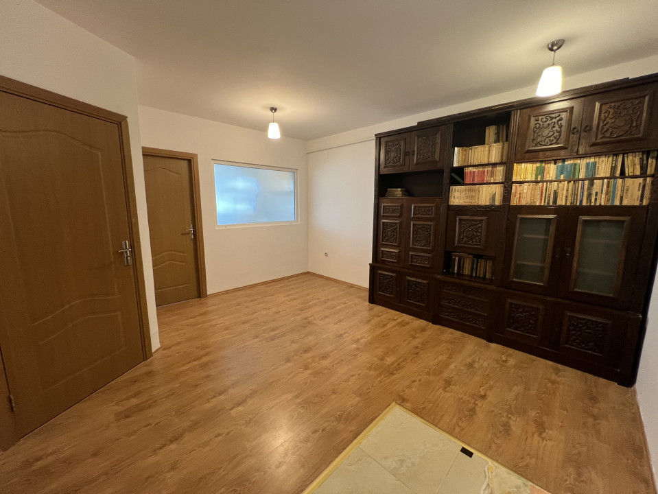 Apartament de 2 camere, 40mp, loc de parcare, boxa, zona Atelierul de Pizza