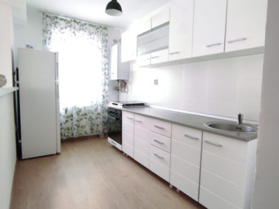 Apartament 2 camere decomandate, zona Florilor