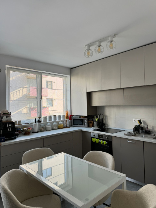 Apartament 3 camere, 74 MP cu terasa de 30 MP, mobilat, A. Muresanu la cheie